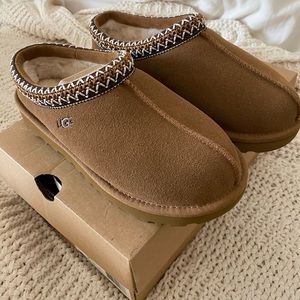 Ugg Tasman Chestnut -size 7
